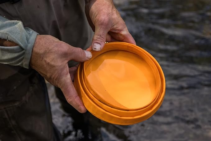 Ruffwear, Bivy Collapsible Dog Bowl, Waterproof Welded Single-Wall Fabric, Ultralight Portable Fold-Flat, Non-Slip Bottom, Accessory Loop, Reflective Trim, 60 fl oz (1.8 L), Salamander Orange, Medium
