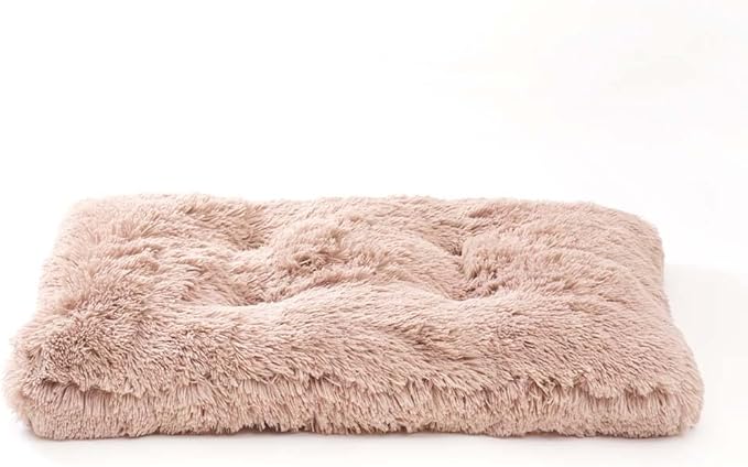 Gusseted Essential Dog Mat, Plush Pet Bed - Deluxe Sleeping Mat for Medium & Large Dogs - Fluffy, Recycled Fiber Filling, Machine Washable, Fits in Crate (Shaggy Tan, Medium)