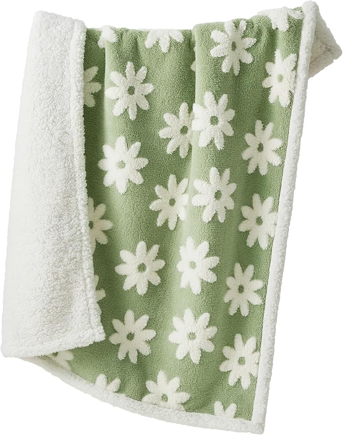 LE SURE Waterproof Dog Blanket for Large Dogs - Washable Double Sided Dog Blankets with Warm Jacquard Shag and Soft Sherpa Fleece, Pet Cat Blanket for Bed Protection, 3D Textured Cloud, Green