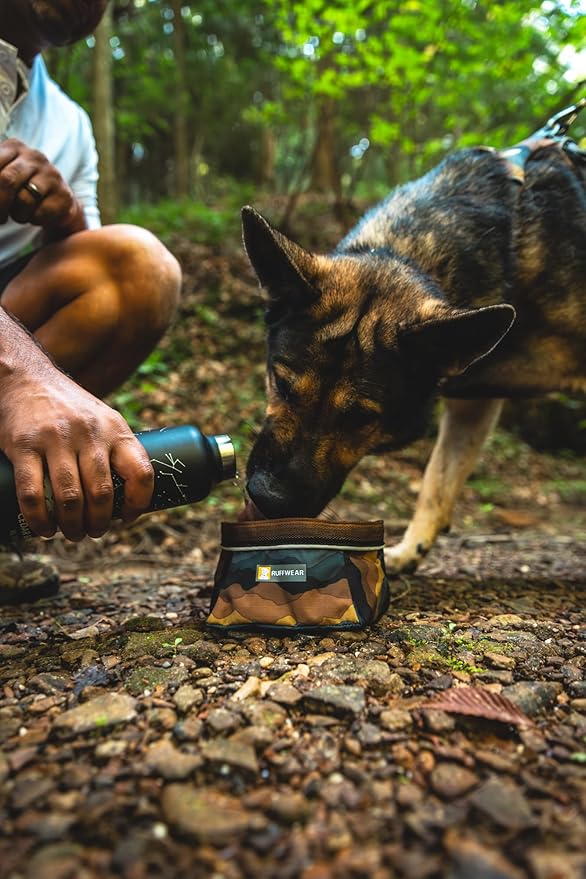 Ruffwear, Quencher Collapsible Dog Bowl, Packable Food & Water Bowl with Waterproof Lining, Water-Resistant Shell, & Reflective Trim, Lightweight, 4.2 Cups (1 L), Moonlight Mountains, Medium