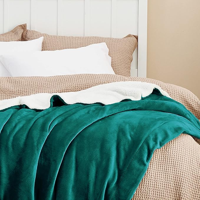 Bedsure GentleSoft Sherpa Fleece Blanket Queen Size for Bed, Non-Heated, Thick and Warm Throw for Women and Men, Soft Fuzzy Plush Queen Blanket for Winter, Forest Green, 90x90 Inches
