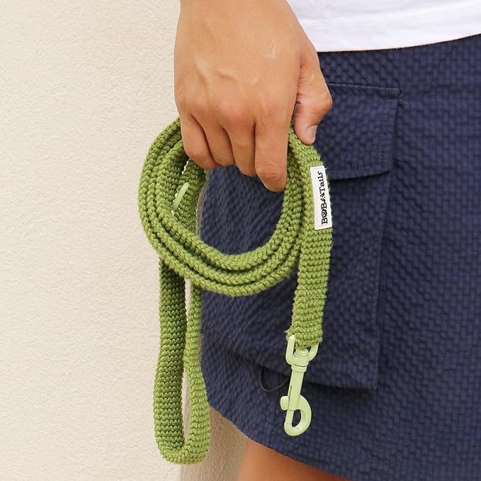 5 FT Stylish Dog Leash, Soft Dog Leashes with Comfortable Padded Handle, Metal Carabiner Clip, Strong No Pull Pet Leash for Small Medium Dogs for Walking, Shopping and Running