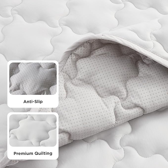 Bedsure Cooling Mat for Medium Dogs – 29x21 Thin Washable Cooling Pet Pad for Cat, QMAX>0.5, Portable Kennel Puppy Bed for Summer, Non-Slip Summer Crate Pad for Dog Up to 25 lbs