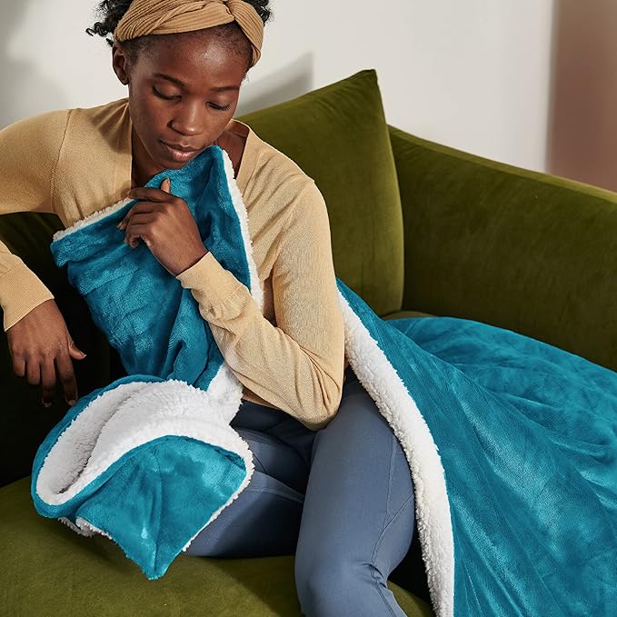 Bedsure GentleSoft Sherpa Fleece Blanket Queen Size for Bed, Non-Heated, Thick and Warm Throw for Women and Men, Soft Fuzzy Plush Queen Blanket for Winter, Teal, 90x90 Inches