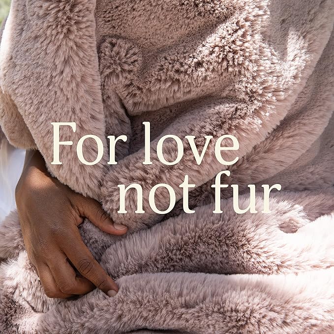 UnHide Marshmallow - Faux Fur Blanket - Heavy Weight, Extra Soft Blanket - Made from Recycled Materials - Machine Washable - Medium (60" x 80") - Emerald Kitten