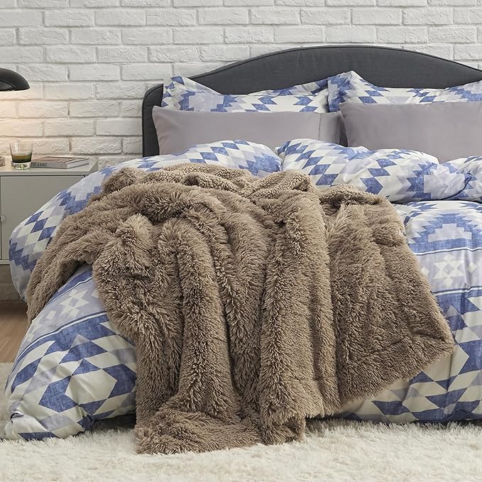 Bedsure GentleSoft Fluffy Brown Blankets Queen Size for Bed, Thick Sherpa Faux Fur Fleece Fuzzy Plush Winter Warm Heavy Soft Queen Blankets, Bedroom Decor Brown Gifts Cozy Gifts for Women Men, 90x90