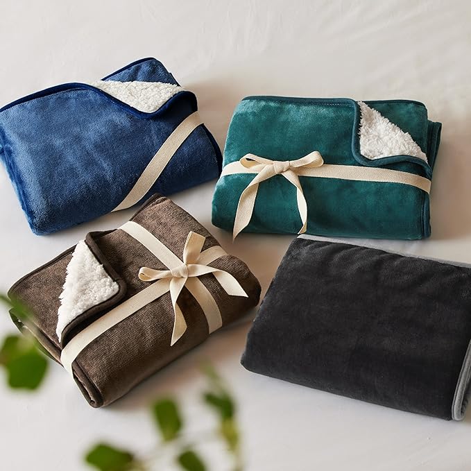 Bedsure Cat Blanket for Indoor Cats - Waterproof Calming Cat Blankets for Couch Protection, Sherpa Fleece Pet Blanket, Soft Plush Reversible Throw Furniture Protector, 50"x40", Green